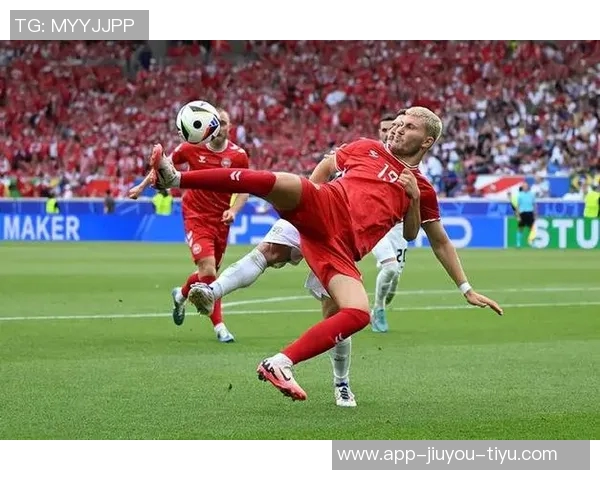 百色足球之星盘点:揭示十大顶级球员的成长与成就 百色足球之星盘点:揭示十大顶级球员的成长与成就