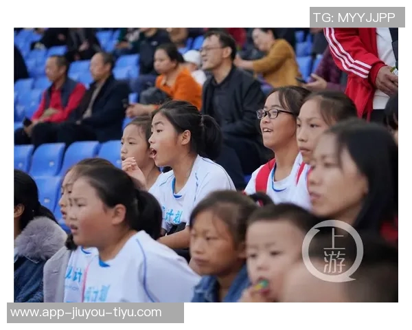 青少年以追星足球明星为契机探索梦想与拼搏精神的成长之路 青少年以追星足球明星为契机探索梦想与拼搏精神的成长之路